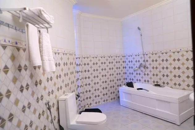 Premium Tek Büyük Yataklı Oda