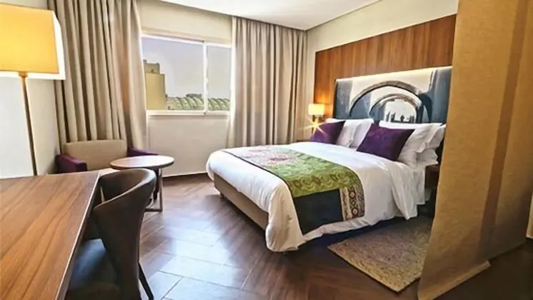 Superior Stüdyo (Bronze)