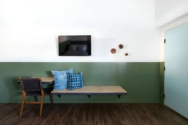 Basic Tek Büyük Yataklı Oda