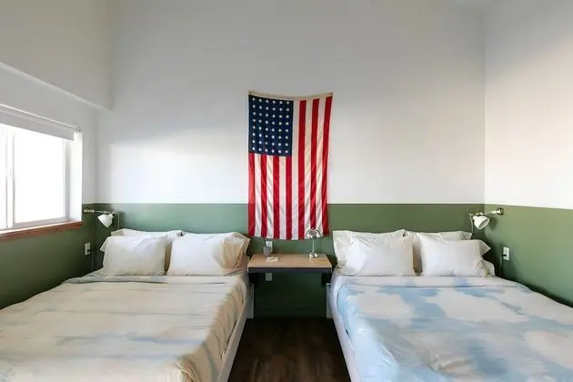 Basic Tek Büyük Yataklı Oda