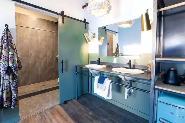 Basic Tek Büyük Yataklı Oda