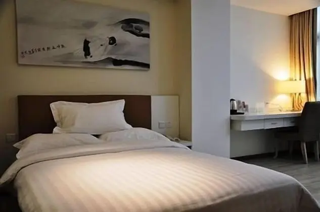 Oda, 1 Büyük (Queen) Boy Yatak