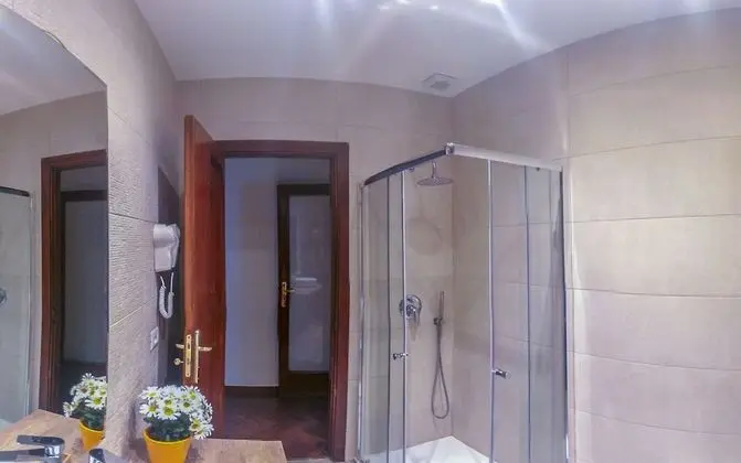 Üç Kişilik Oda, 1 Yatak Odası