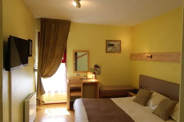 Tek Büyük Yataklı Oda, 1 Büyük (Queen) Boy Yatak