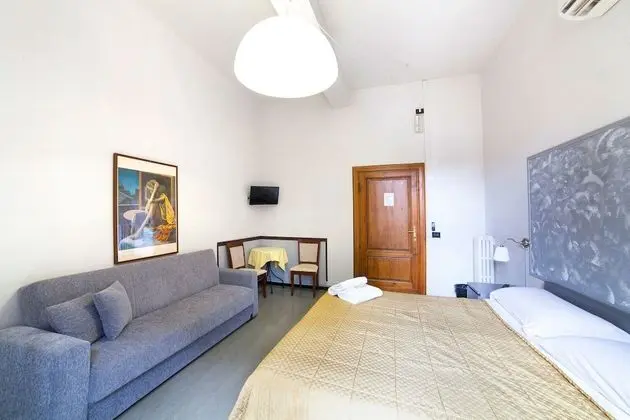 Tek Büyük veya İki Ayrı Yataklı Oda, Ortak Banyo