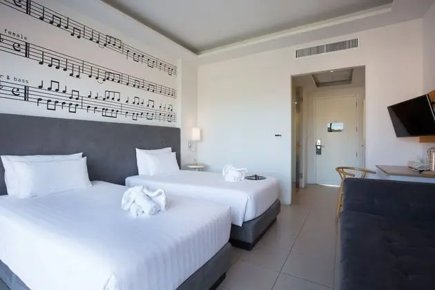 Indy Deluxe Room