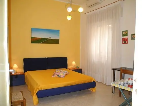 Comfort Tek Büyük Yataklı Oda (Gialla)