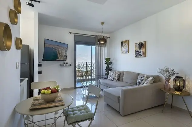 Apart Daire, 1 Büyük (Queen) Boy Yatak ve Çekyat, Balkon, Şehir Manzaralı