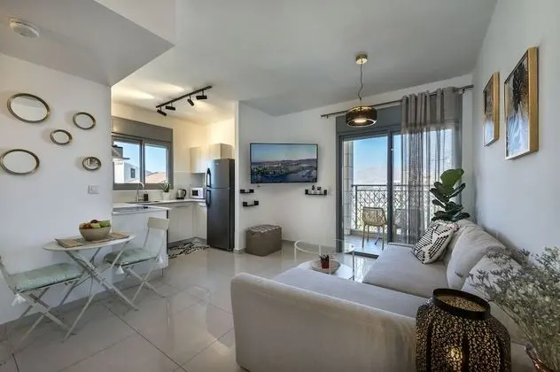 Apart Daire, 1 Büyük (Queen) Boy Yatak ve Çekyat, Balkon, Şehir Manzaralı