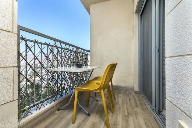 Apart Daire, 1 Büyük (Queen) Boy Yatak ve Çekyat, Balkon, Şehir Manzaralı