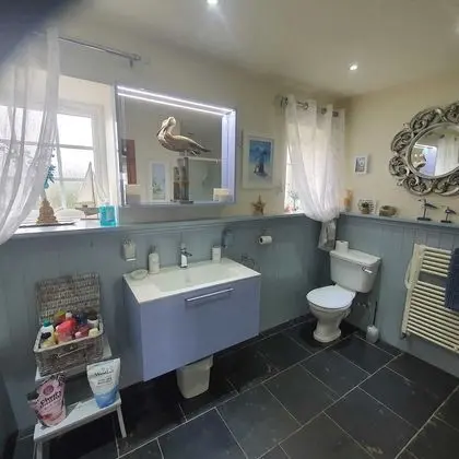Tek Büyük Yataklı Oda, Ortak Banyo