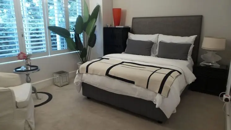 Chic Afro-Mod 2 Rooms Suite