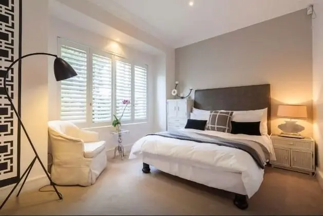 Chic Afro-Mod 2 Rooms Suite