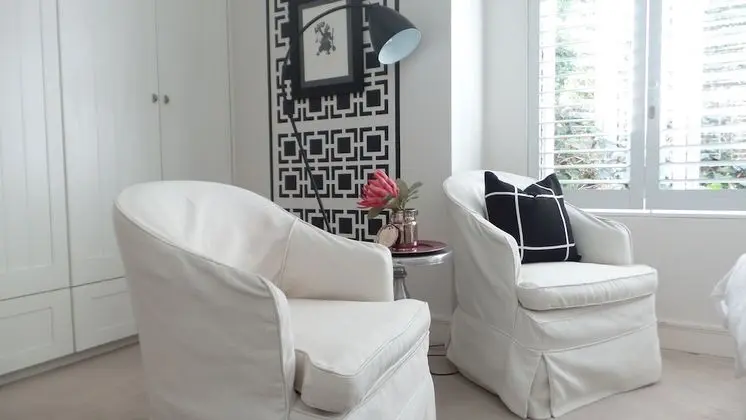 Chic Afro-Mod 2 Rooms Suite