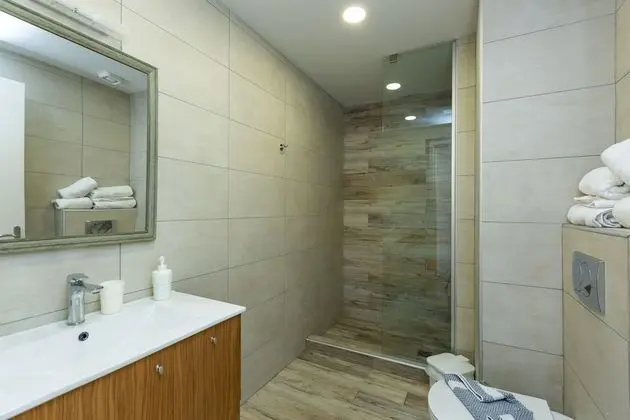 Junior Süit, Kısmi Deniz Manzaralı (Top Floor G4)