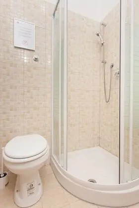 Economy Tek Büyük Yataklı Oda, Ortak Banyo