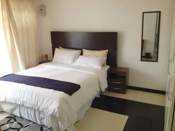 Deluxe Tek Büyük Yataklı Oda, 1 Büyük (Queen) Boy Yatak, Havuz Manzaralı