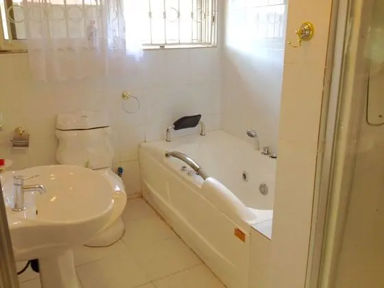 Deluxe Tek Büyük Yataklı Oda, 1 Büyük (Queen) Boy Yatak, Havuz Manzaralı