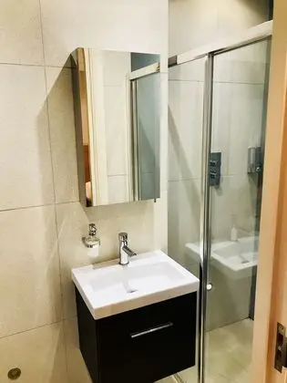 Superior Tek Büyük Yataklı Oda, Banyolu/Duşlu (No Window-Airconditioning)