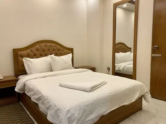 Standard Tek Büyük Yataklı Oda