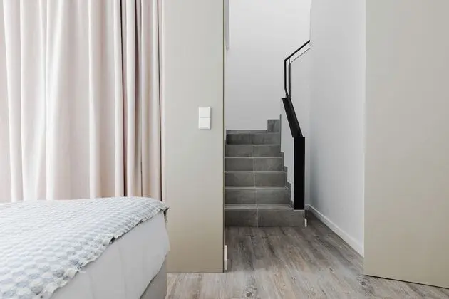 Duplex Suite, Land View