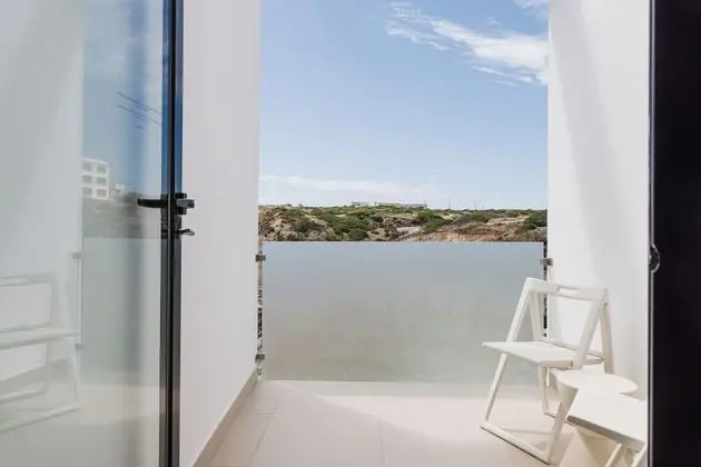Duplex Suite, Land View