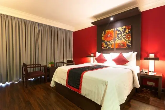 Deluxe Tek Büyük Yataklı Oda