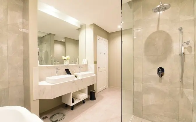 Grand Süit, 1 En Büyük (King) Boy Yatak, Havuz Manzaralı