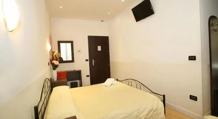 Üç Kişilik Oda