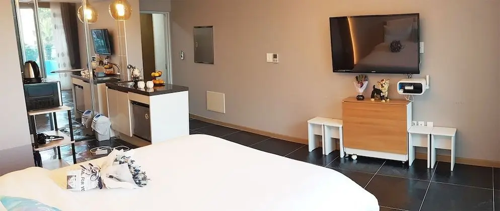 Runa, Couple Room