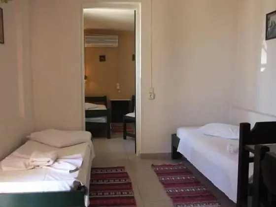 Üç Kişilik Oda, 1 Yatak Odası