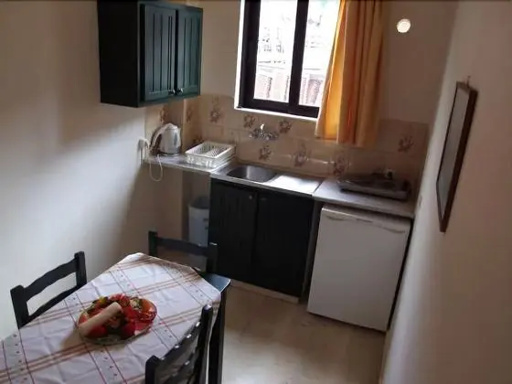 Üç Kişilik Oda, 1 Yatak Odası