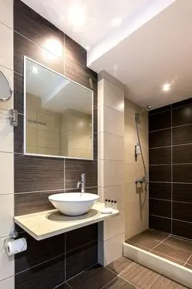 Standard Üç Kişilik Oda