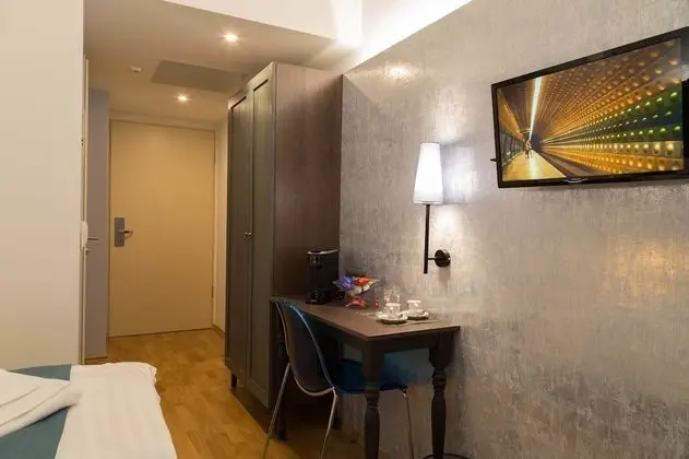 Deluxe Queen Room