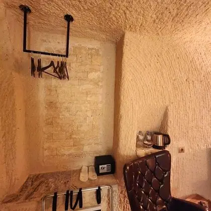 Tyna Mağara Oda