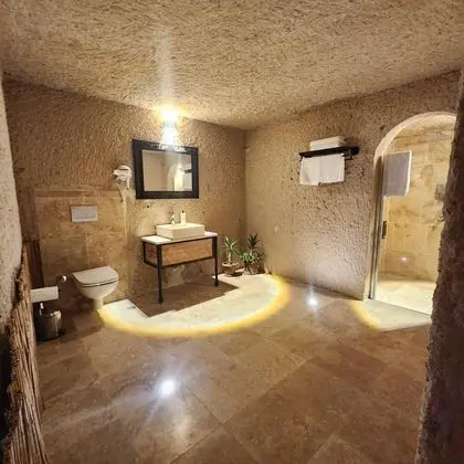 Tyna Mağara Oda