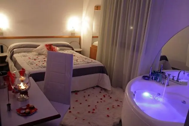 Romantic Tek Büyük Yataklı Oda