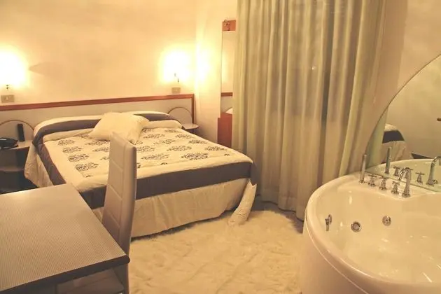 Romantic Tek Büyük Yataklı Oda