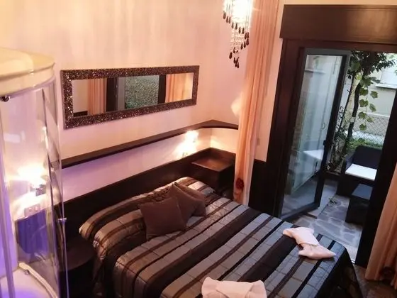 Romantic Tek Büyük Yataklı Oda