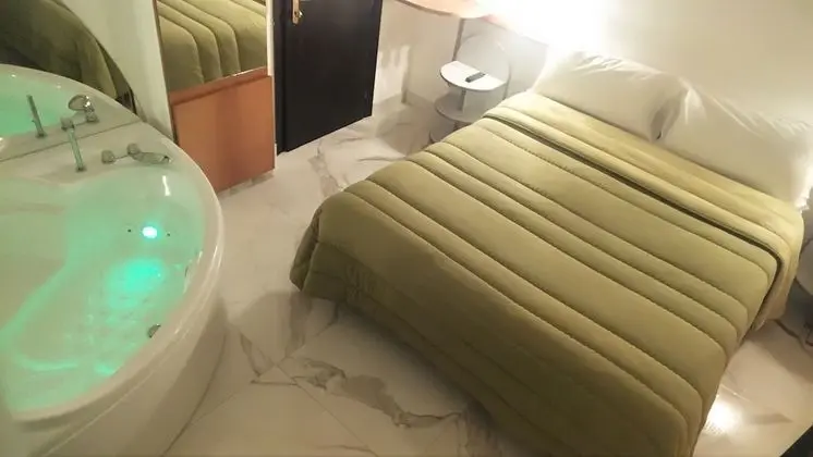 Romantic Tek Büyük Yataklı Oda