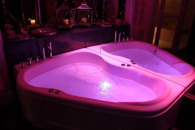 Romantic Tek Büyük Yataklı Oda