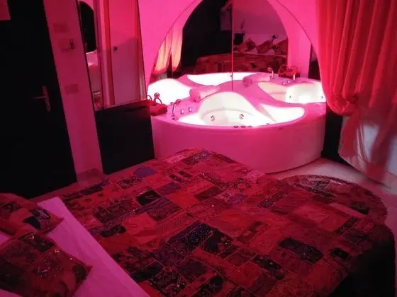 Romantic Tek Büyük Yataklı Oda