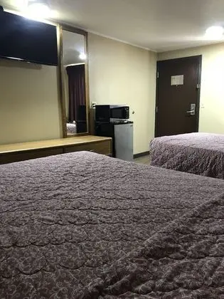 Basic Tek Kişilik Oda, 2 Çift Kişilik Yatak, Sigara İçilebilir