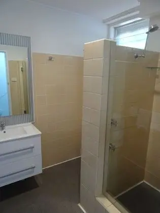 Standard Oda, 1 Büyük (Queen) Boy Yatak, Sigara İçilmez (No Pets)