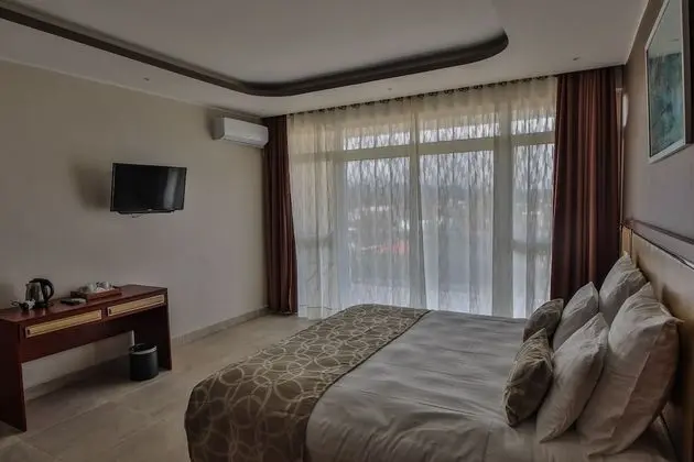 Comfort Tek Büyük Yataklı Oda