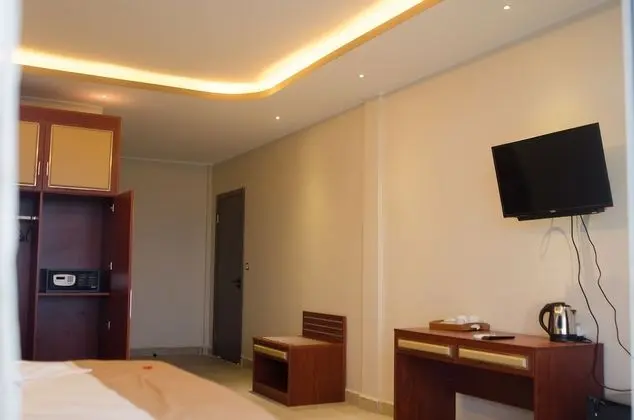 Comfort Tek Büyük Yataklı Oda