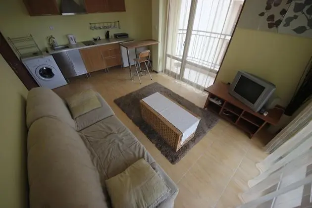 Apart Daire, 1 Yatak Odası, Balkon, Havuz Manzaralı