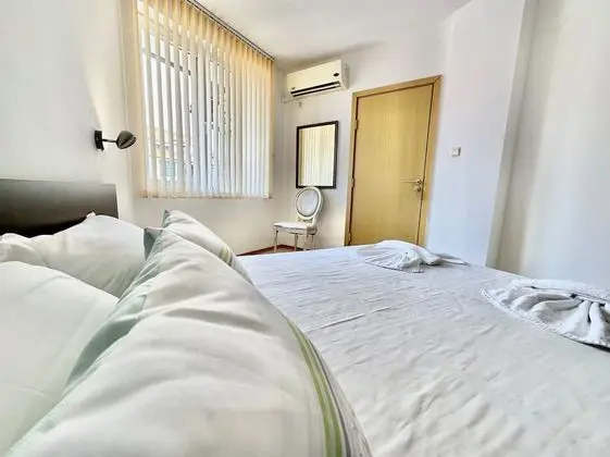 Classic Apart Daire, Havuz Manzaralı