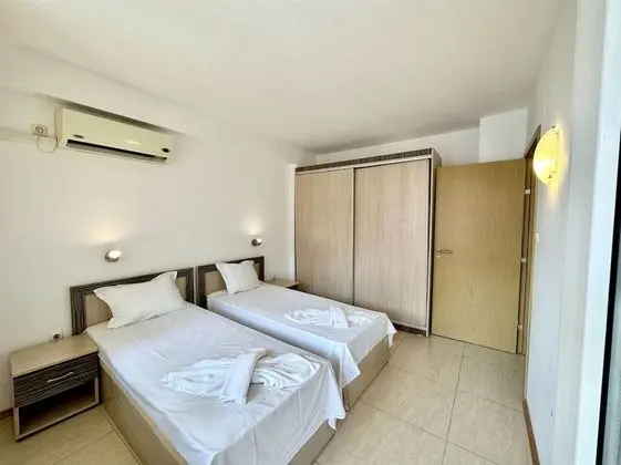 Classic Apart Daire, Havuz Manzaralı