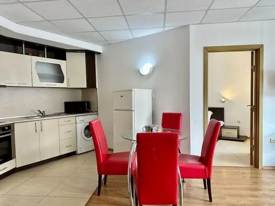 Classic Apart Daire, Havuz Manzaralı